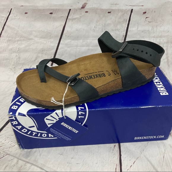 Birkenstock Shoes - NWT 🔥Birkenstock Yara Oiled Leather Sandal 🔥